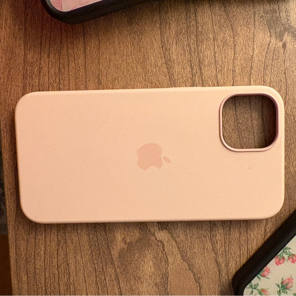 iPhone 13 apple silicone case with MagSafe